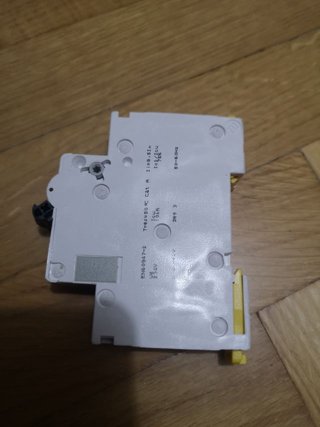 Interruttore magnetotermico automatico Schneider