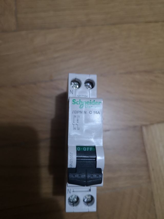 Schneider
Interruttore automatico magnetotermico