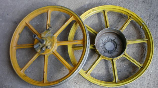 RUEDA TRASERA VESPINO/PIAGGIO