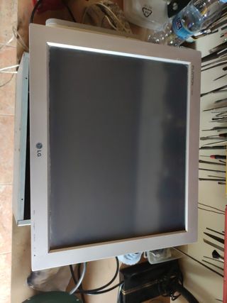 Monitor Touchscreen LG 17\