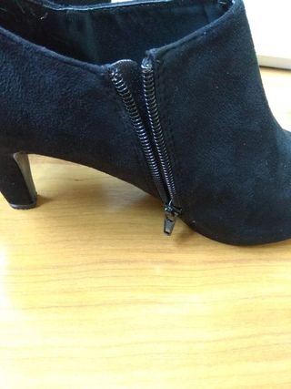 Botines ante tacón fino Marypaz talla 41 seminuevo de segunda mano por 6  EUR en Valladolid en WALLAPOP