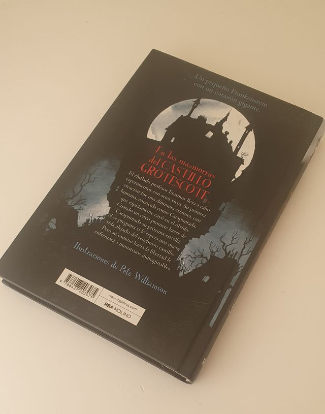 Libro Una criatura casi humana