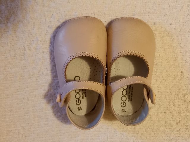 Zapatos piel (talla 19) Gocco