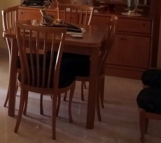 APARADOR-MESA-SEIS SILLAS de segunda mano por 410 € en Petrer en WALLAPOP
