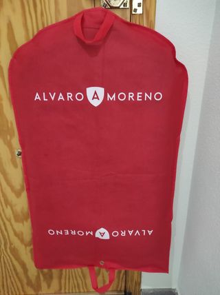 Traje de hombre azul marino. ÁLVARO MORENO de segunda mano por 150 EUR en  Almansa en WALLAPOP