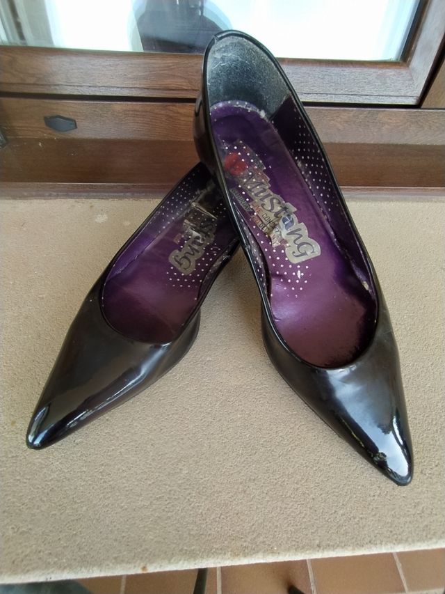 Zapatos negros mustang