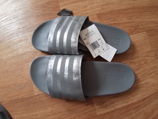 Compra Chanclas adidas talla 43 para mujer online baratas | Tendencias 2022  en Shopalike.es