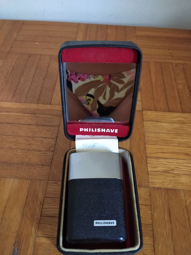 MAQUINILLA AFEITAR ANTIGÜA A PILAS.