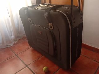 MALETA GIGANTE \\/ NUEVA de segunda mano por 40 EUR en Valencia en WALLAPOP