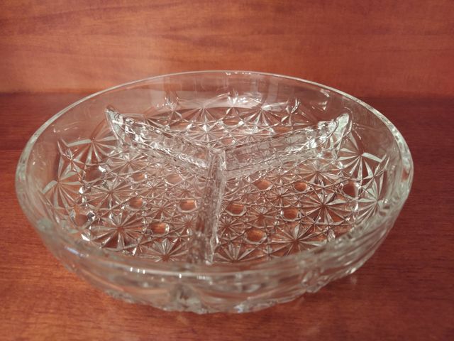 Fuente de cristal tallado para aperitivos