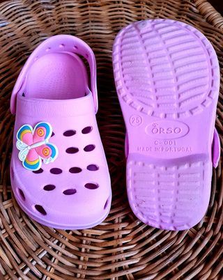 Sandalias tipo crocs. N.25 de segunda mano por 2 EUR en Talavera de la  Reina en WALLAPOP