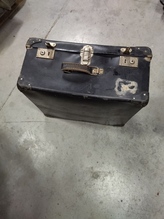 Maleta antigua 