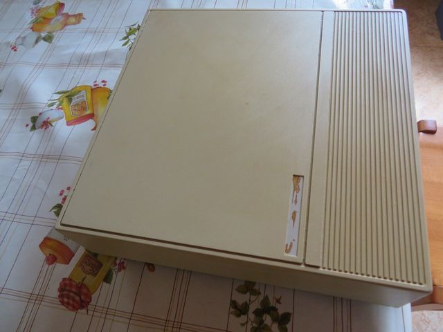 MAQUINA DE ESCRIBIR VINTAGE, MARCA MARITSA