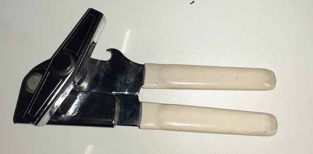 Abrelatas vintage americano