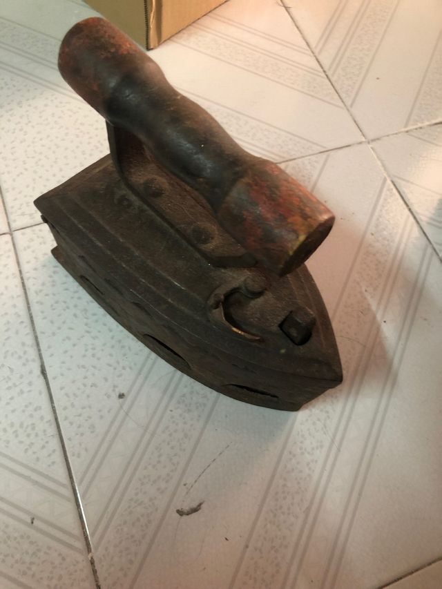 Placa de ferro antiga