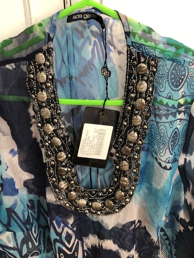 Blusón gasa pedrería cuello