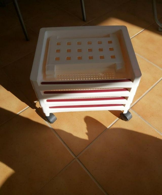 Carrito auxiliar con ruedas y 4 estantes