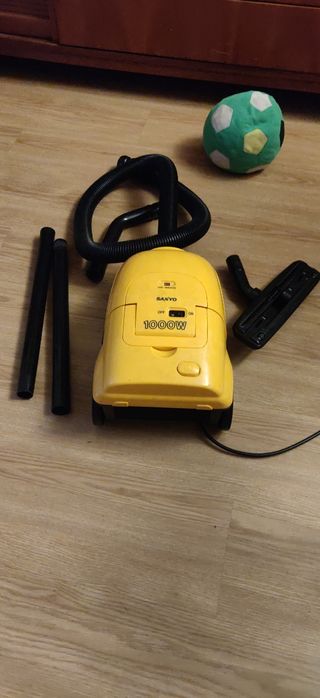 Aspiradora SANYO de 1000 watios de segunda mano por 40 EUR en Haro en  WALLAPOP