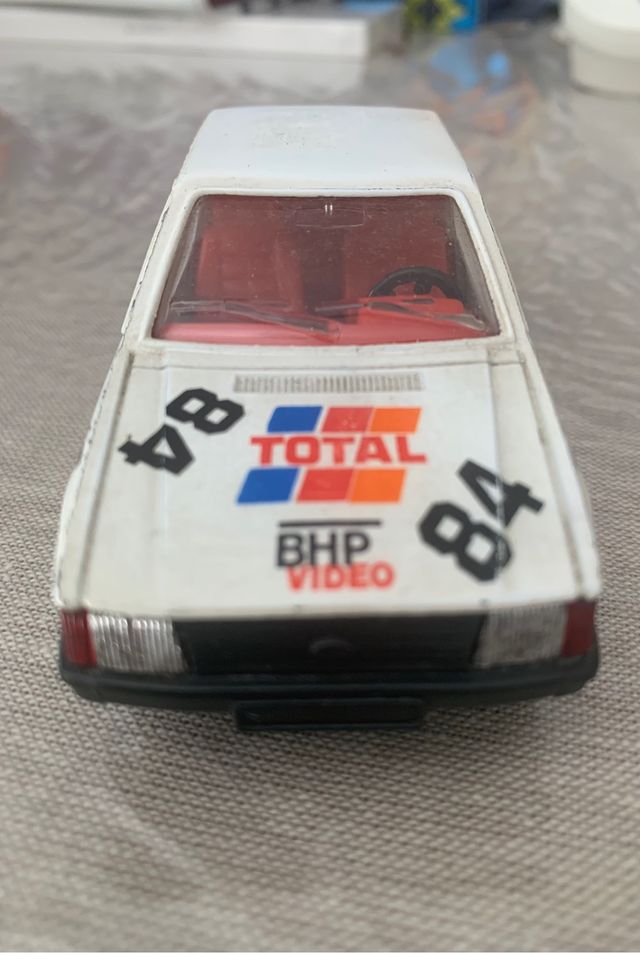 Modello di escort Ford 