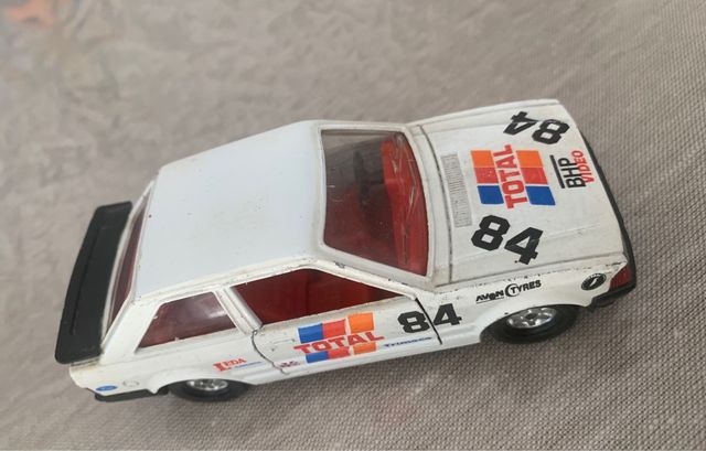 Modello di escort Ford 