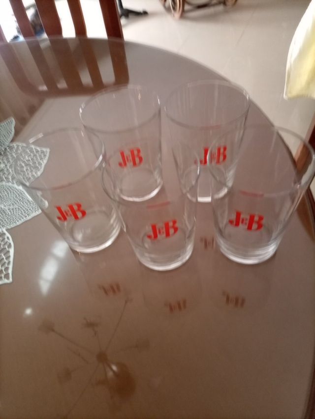 5 Vasos grandes de J&B