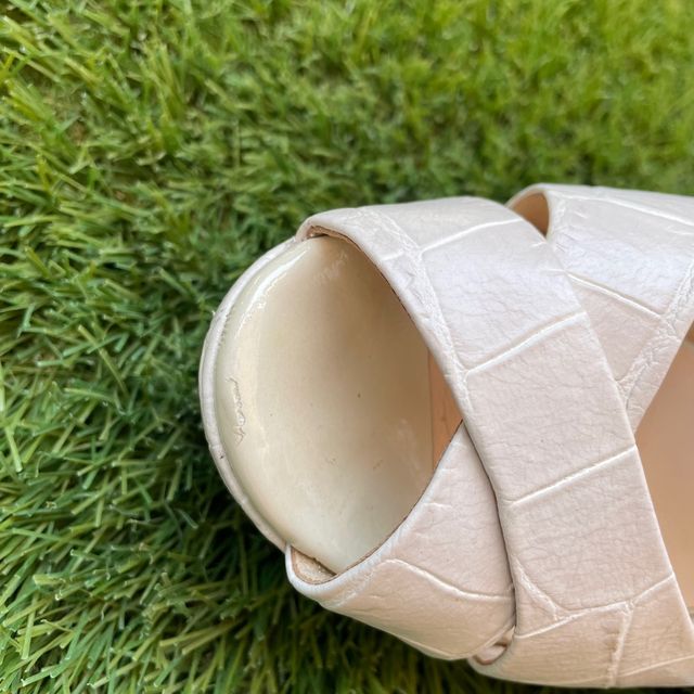 Calçado de salto alto da Guess