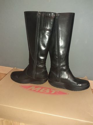 Botas MBT mujer 37 de segunda mano por 70 EUR en Rivas-Vaciamadrid en  WALLAPOP