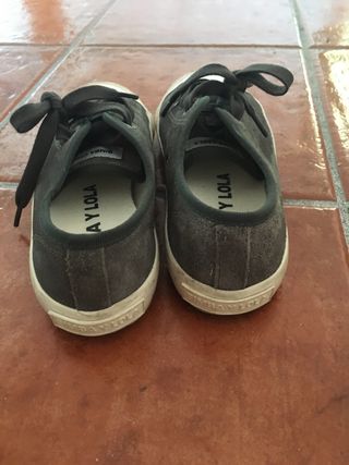 Zapatillas ante verde Bimba y Lola de segunda mano por 8 EUR en Frigiliana  en WALLAPOP