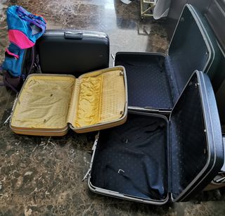 MALETAS ANTIGUAS SAMSONITE AÑOS 80 + MOCHILA VIAJE de segunda mano por 100  EUR en Barcelona en WALLAPOP