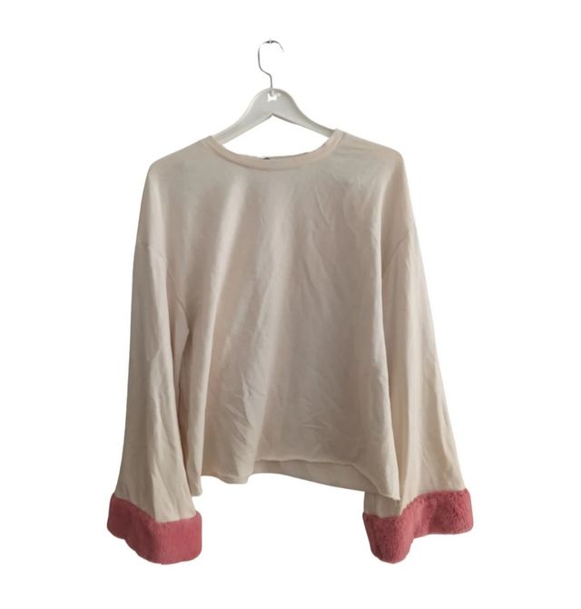 Jersey crudo con mangas pelo rosa Zara
