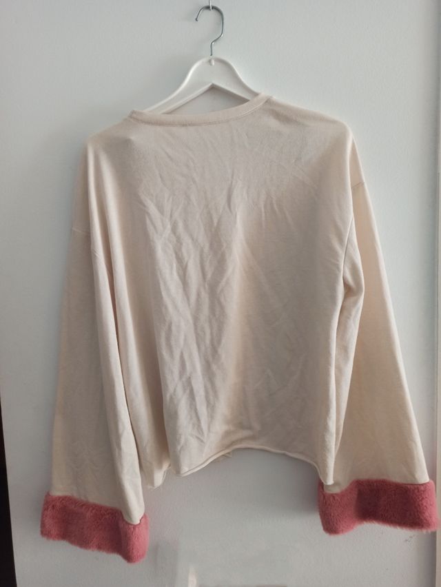 Jersey crudo con mangas pelo rosa Zara