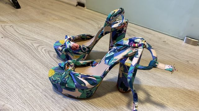 Sandalias tacon Mango edición especial talla 38