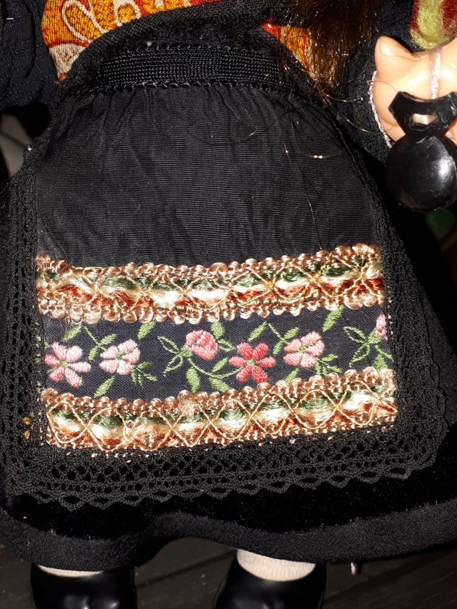 MUÑECA ANTIGUA  REGIONAL DE LEÓN