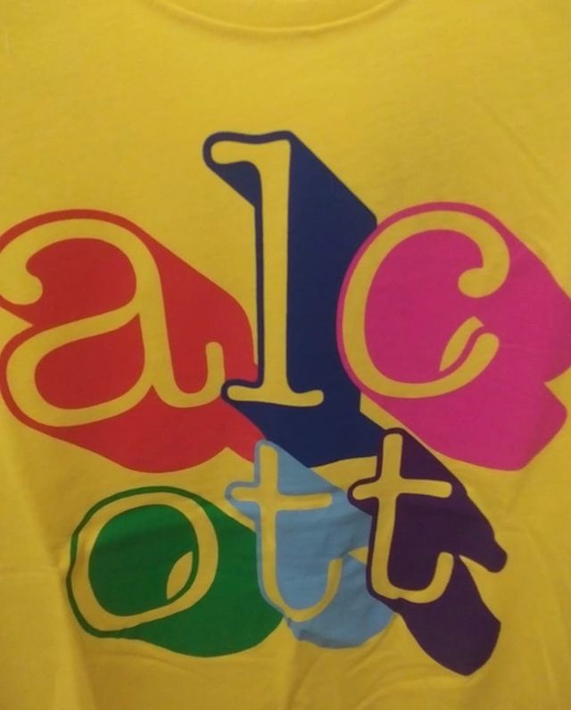 CAMISETA ALCOTT NUEVA