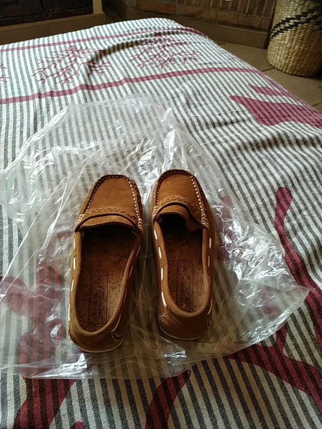 Zapatos piel  talla 30. Náuticas elegantes