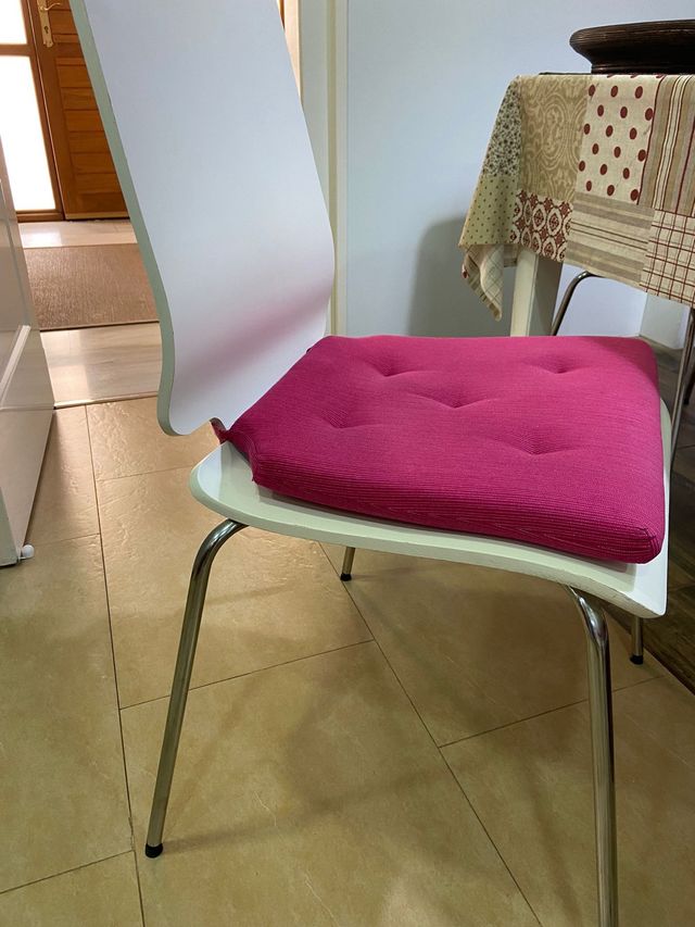 Sillas de comedor con cojín de segunda mano por 15 € en Ciudad Real en