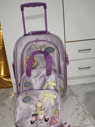 Juego de maletas infantil de segunda mano por 10 EUR en Linares en WALLAPOP