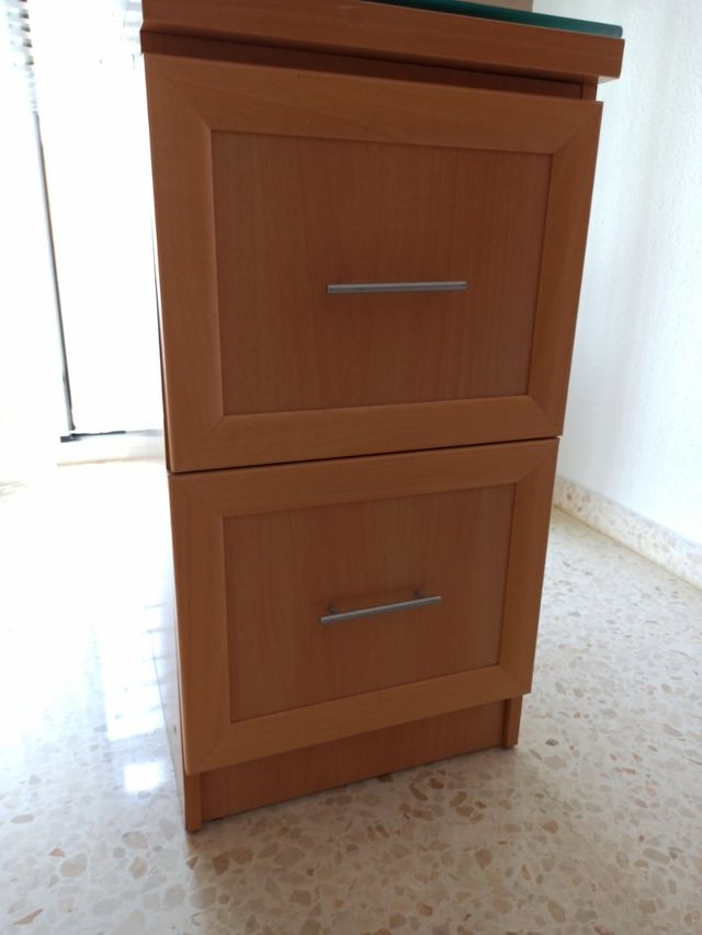 Cajonera amplia y resistente. PRECIO NEGOCIABLE