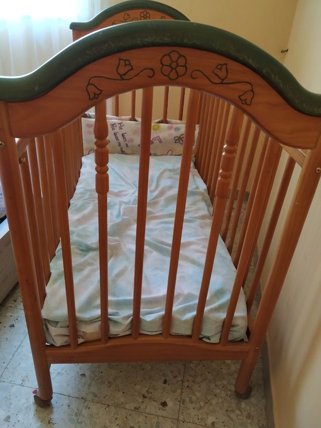 cuna madera