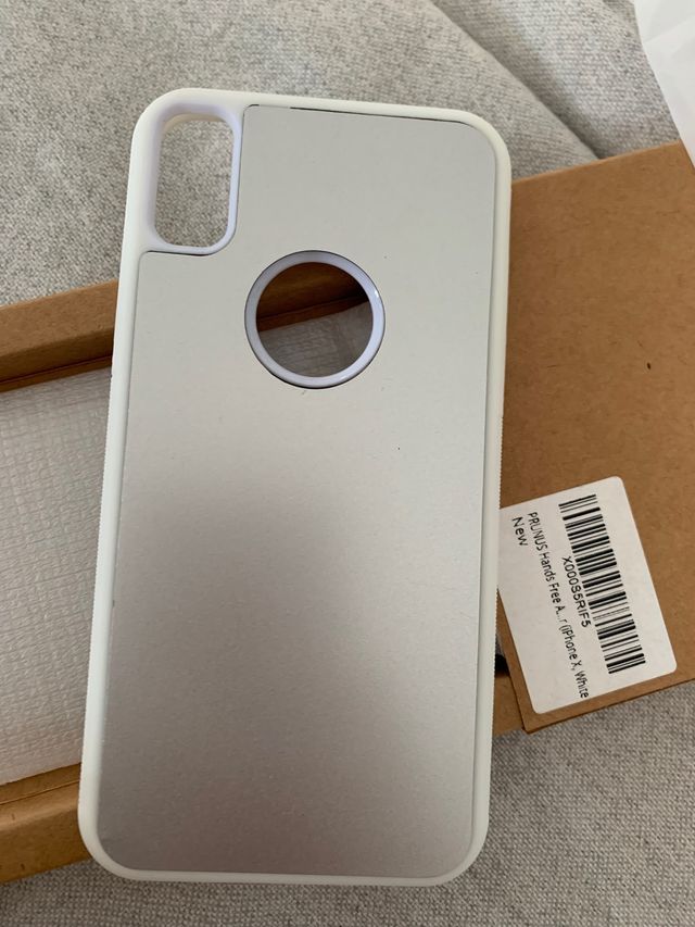 Carcasa adhesiva antigravedad