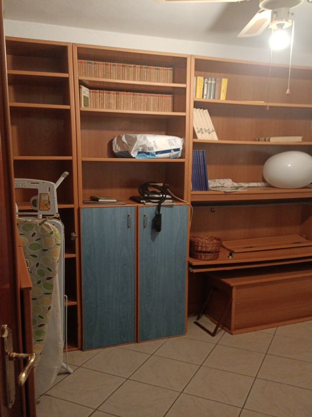 Muebles estanterías de segunda mano por 1 € en Punta Umbría en WALLAPOP