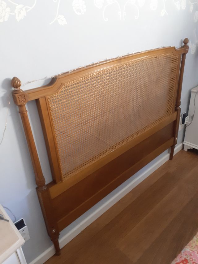 Antiguo cabecero de rejilla