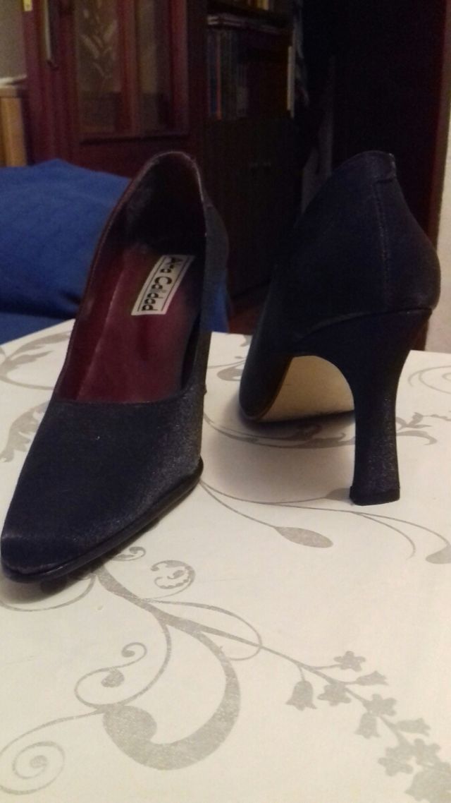 Zapatos de mujer .  