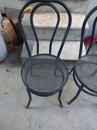 Dos sillas metálicas de jardín 5 € cada una de segunda mano por 5 € en
