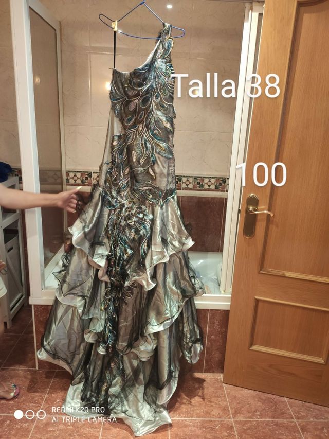 vestido por detrás efecto sirena precioso