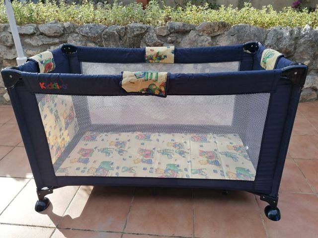 Cuna de viaje bebés marca LIDL