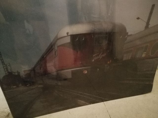 Lámina fotográfica Tren Talgo. 1,30x1,00 metro.