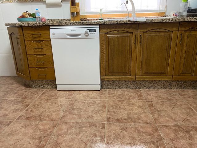 Cocina en madera de roble de segunda mano por 500 EUR en Torredonjimeno