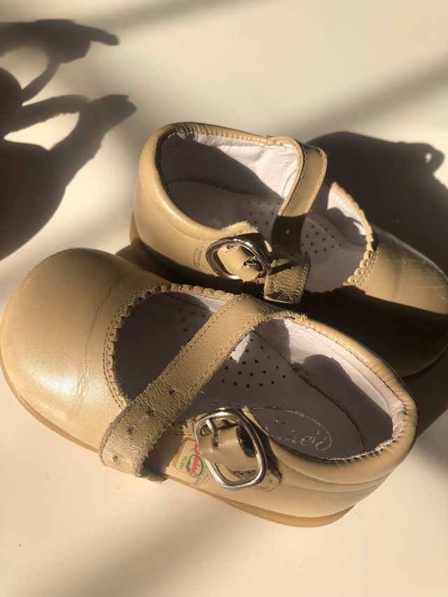 Zapatitos de bebé talla 19