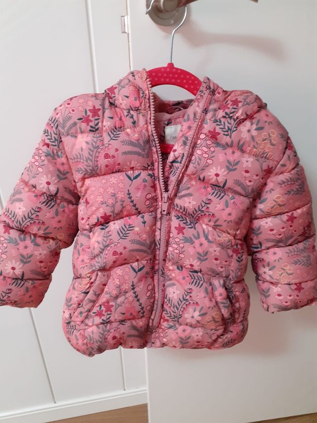 Abrigo de niña en muy buen estado